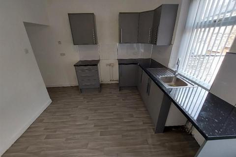 2 bedroom terraced house to rent, Reed Street, Burnley BB11