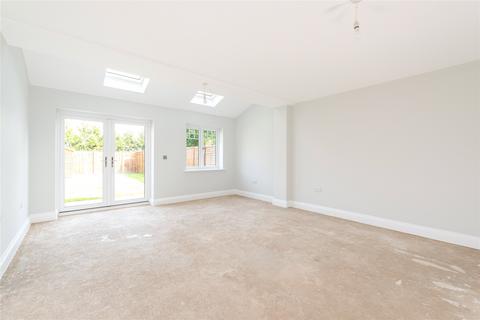 3 bedroom semi-detached house for sale, Pippin Place, Great Kimble, Aylesbury, Buckinghamshire, HP17