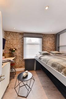 Studio to rent, Kingdon Road, London NW6
