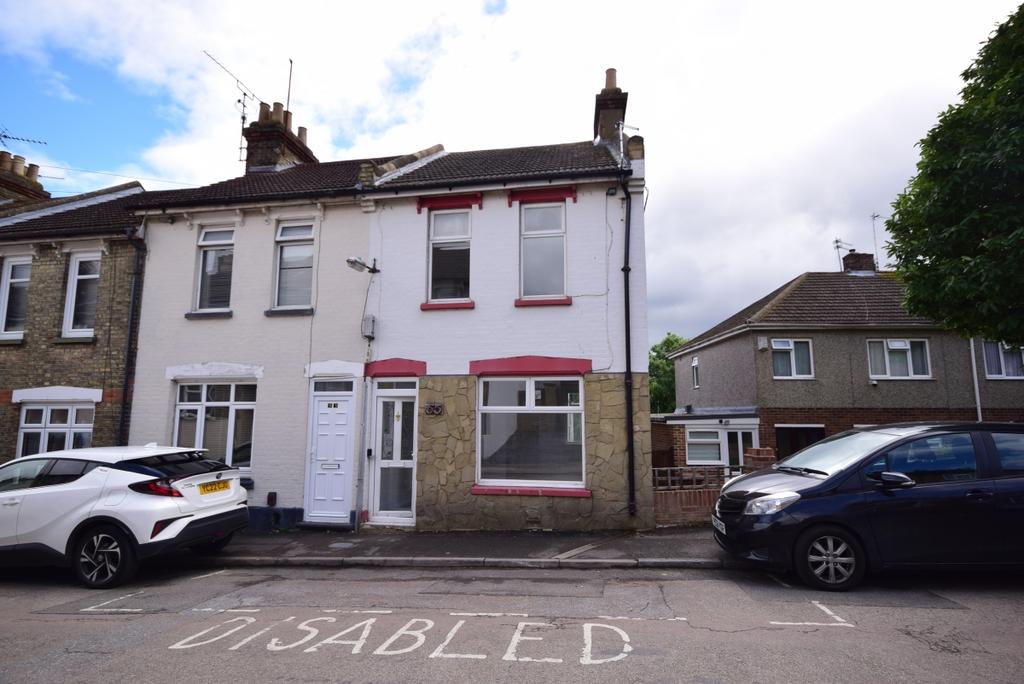 Ingle Road Chatham ME4 3 bed terraced house to rent £1,350 pcm (£312 pw)