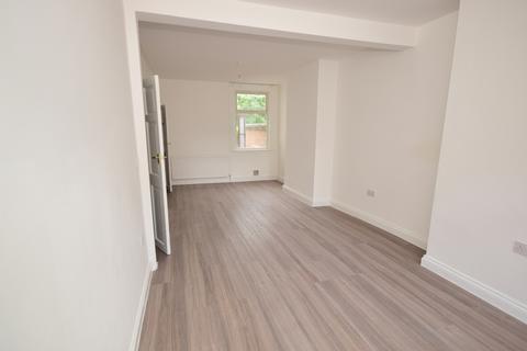 3 bedroom terraced house to rent, Ingle Road Chatham ME4