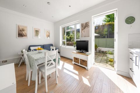 2 bedroom flat to rent, Reporton Road, London SW6