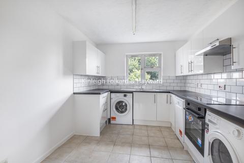 2 bedroom flat to rent, Stubbs Drive London SE16