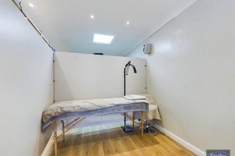 Property to rent, Eltham High Street, Eltham, London