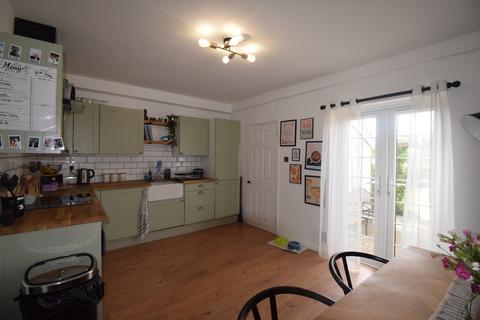 2 bedroom terraced house to rent, Frinton-on-Sea CO13