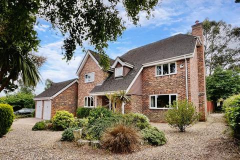 4 bedroom detached house for sale, Hobbs Park, St Ives, BH24 2PU