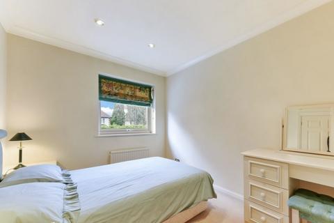 5 bedroom detached house to rent, Tollhouse Lane, Wallington SM6