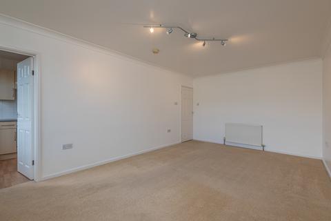 2 bedroom flat to rent, High Moor Court, Leeds LS17