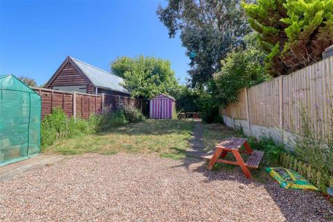 3 bedroom detached house for sale, Walton on the Naze CO14