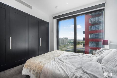 3 bedroom apartment for sale, London City Island London E14