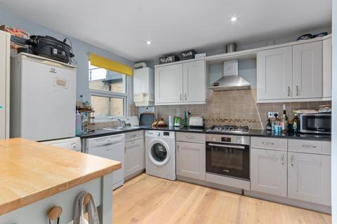 2 bedroom flat to rent, Lavender Sweep, Battersea, SW11