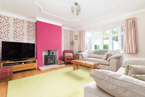 4 bedroom detached house for sale, Stevenage Road, Walkern, Stevenage, Hertfordshire, SG2