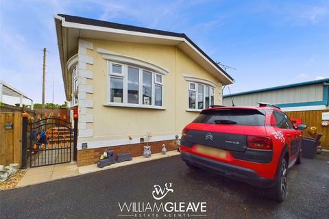 Holywell - 2 bedroom park home for sale