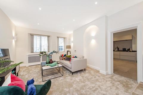 6 bedroom detached house to rent, Harley Street, Marylebone, London, W1G
