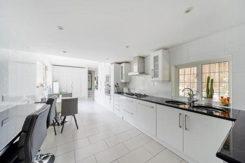 5 bedroom detached house to rent, Stanmore,  Harrow,  HA7