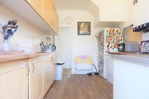 1 bedroom terraced house to rent, Single Room Beaford Grove, London
