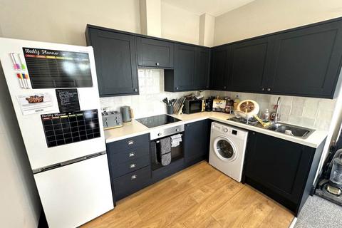 1 bedroom flat to rent, Gildredge Road, Eastbourne, East Sussex