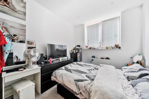 2 bedroom flat for sale, Ringside, High Street, Bracknell, Berkshire, RG12 1DZ