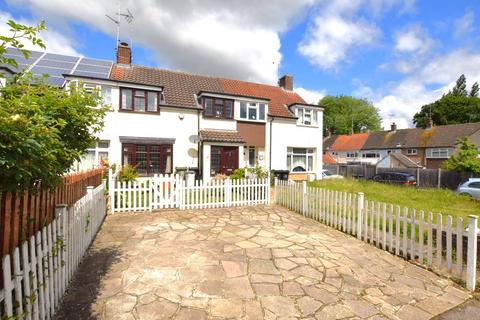 3 bedroom terraced house for sale, Warner Close, Billericay, CM11