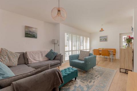 3 bedroom ground floor flat for sale, 1/1 Kimmerghame Drive, Fettes, Edinburgh, EH4 2GJ