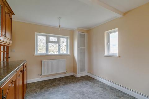 2 bedroom detached house to rent, Smallholdings, Clockhouse Lane, Ashford, TW15