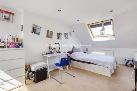 4 bedroom flat to rent, Rectory Lane Tooting SW17