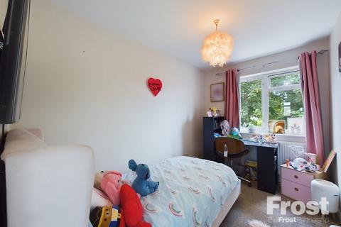 17 Dukes Close, Ashford, TW15 1BQ