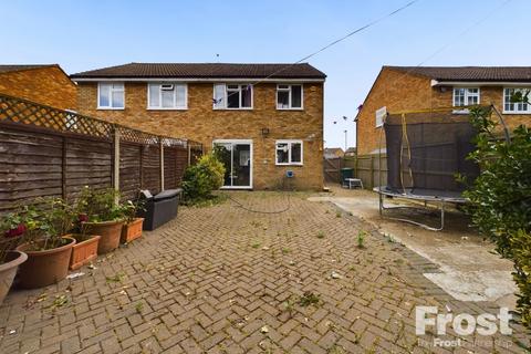 17 Dukes Close, Ashford, TW15 1BQ
