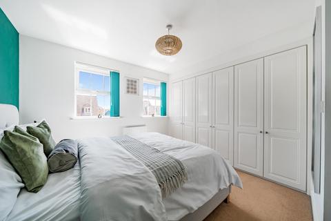 32 Atkinson Road, Hawkinge, Folkestone, CT18 7SB