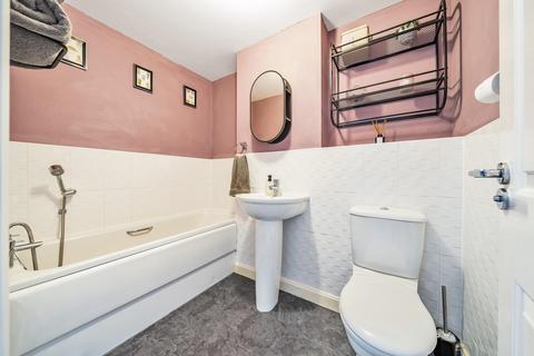 32 Atkinson Road, Hawkinge, Folkestone, CT18 7SB