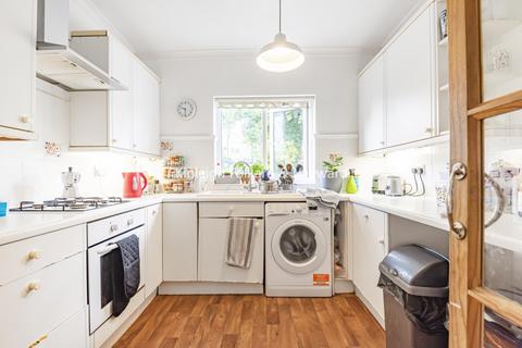 3 bedroom house to rent, Alston Road Tooting SW17