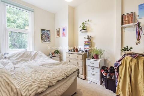 3 bedroom house to rent, Alston Road Tooting SW17