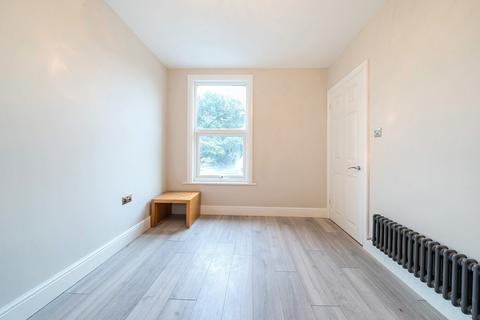 16 Culvert Lane, Uxbridge, UB8 2XB