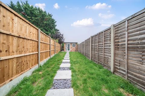 16 Culvert Lane, Uxbridge, UB8 2XB