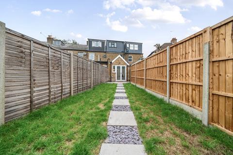16 Culvert Lane, Uxbridge, UB8 2XB