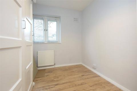 73 Wilton Estate, London, E8 1BE