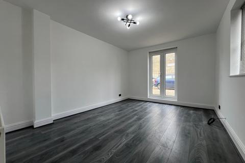 2 bedroom flat to rent, Brownhill Rd, Lewisham, SE6