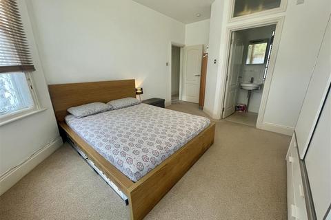 2 bedroom maisonette to rent, Butler Avenue, Harrow