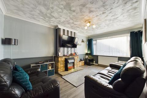 3 bedroom end of terrace house for sale, St. Agnes Drive, Canvey Island, SS8
