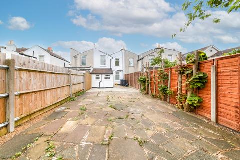 15 Wortley Road, Croydon, CR0 3EB
