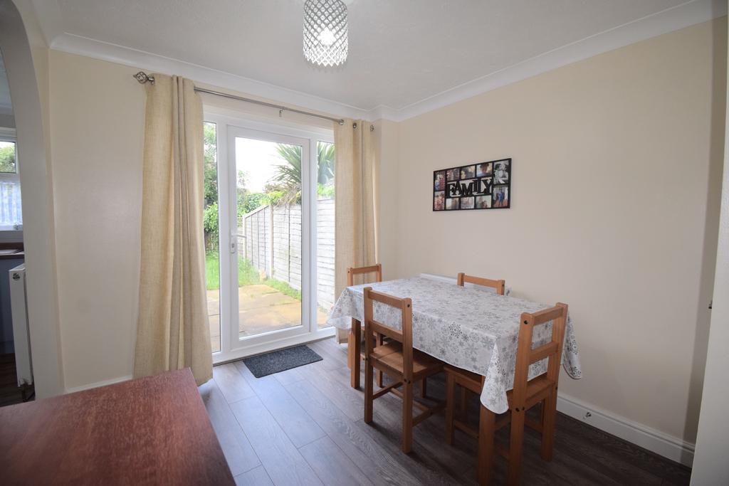 ClactononSea CO15 3 bed detached house to rent £1,495 pcm (£345 pw)