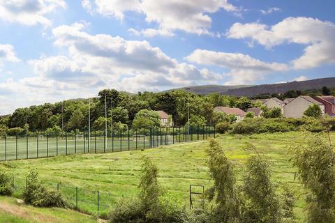 12/11 Calder Grove, Edinburgh, EH11 4NA