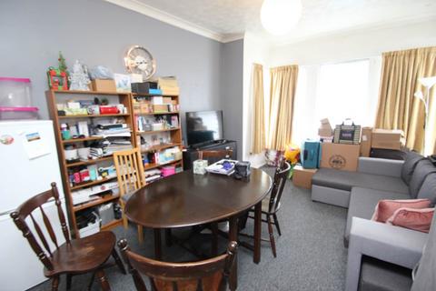 1 bedroom flat for sale, St Helens Road, Westcliff On Sea