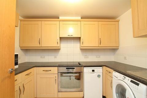 3 bedroom apartment to rent, Bingley Court, Canterbury, CT1