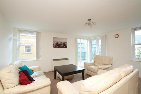 3 bedroom apartment to rent, Bingley Court, Canterbury, CT1