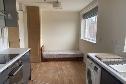 Studio to rent, Oxford Street, Oakengates TF2