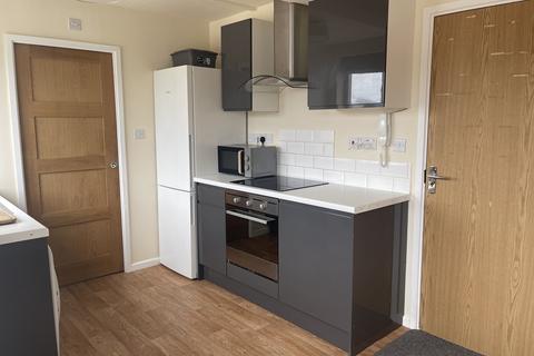 Studio to rent, Oxford Street, Oakengates TF2