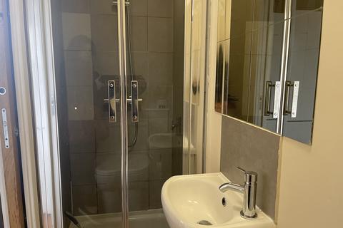 Studio to rent, Oxford Street, Oakengates TF2