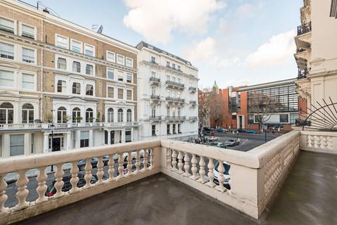 2 bedroom flat to rent, Queen's Gate Place, South Kensington, London, SW7