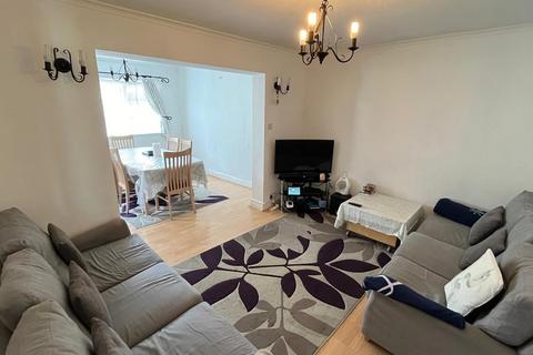 4 bedroom semi-detached house to rent, Munster Avenue, Hounslow, TW4